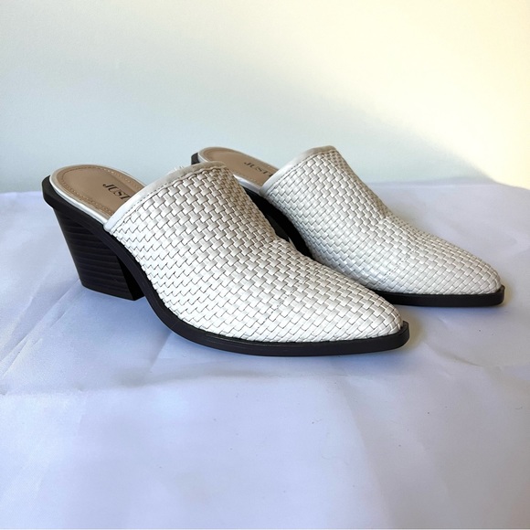 JustFab Mule, Subtle Sophisticate, Bone, size 6.5 - Picture 1 of 8